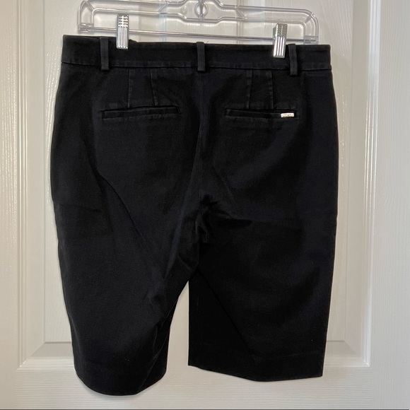 ⭐️ White House Black Market Black Bermuda Shorts Size 6 - Picture 3 of 12